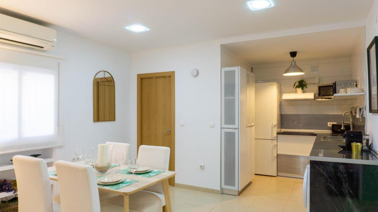 Apartment Caleta Beach Малага Екстер'єр фото