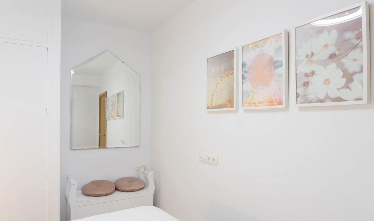 Apartment Caleta Beach Малага Екстер'єр фото