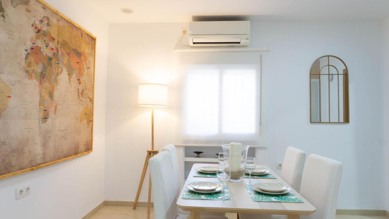 Apartment Caleta Beach Малага Екстер'єр фото