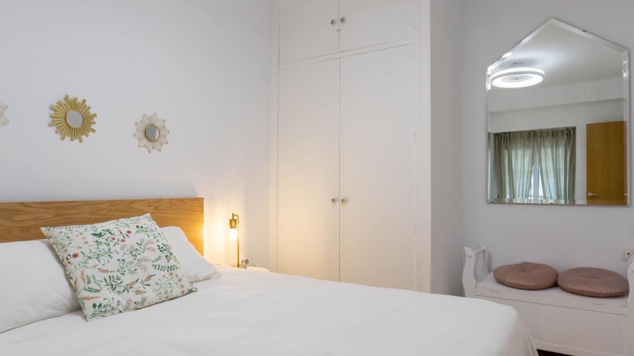 Apartment Caleta Beach Малага Екстер'єр фото