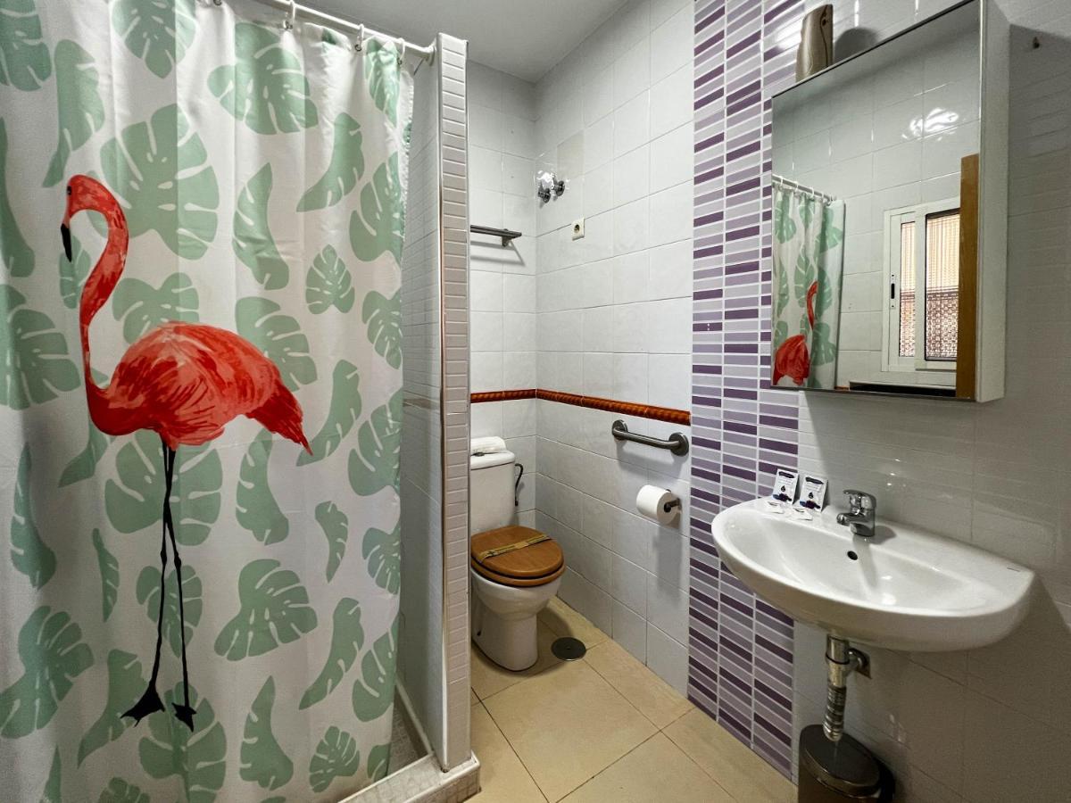 Apartment Caleta Beach Малага Екстер'єр фото