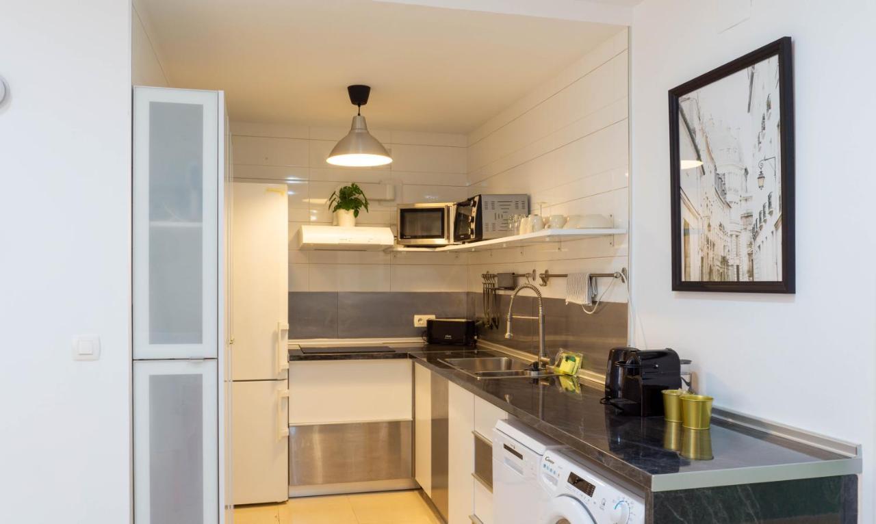 Apartment Caleta Beach Малага Екстер'єр фото